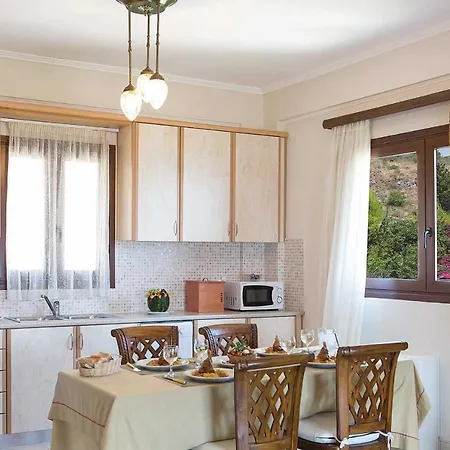 Rachi Sleeps 8 Air Con Wifi Villa *